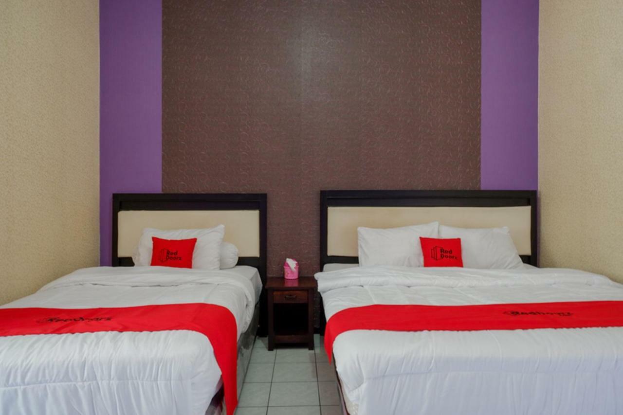 Hotel RedDoorz near Stasiun Kebumen Exterior foto